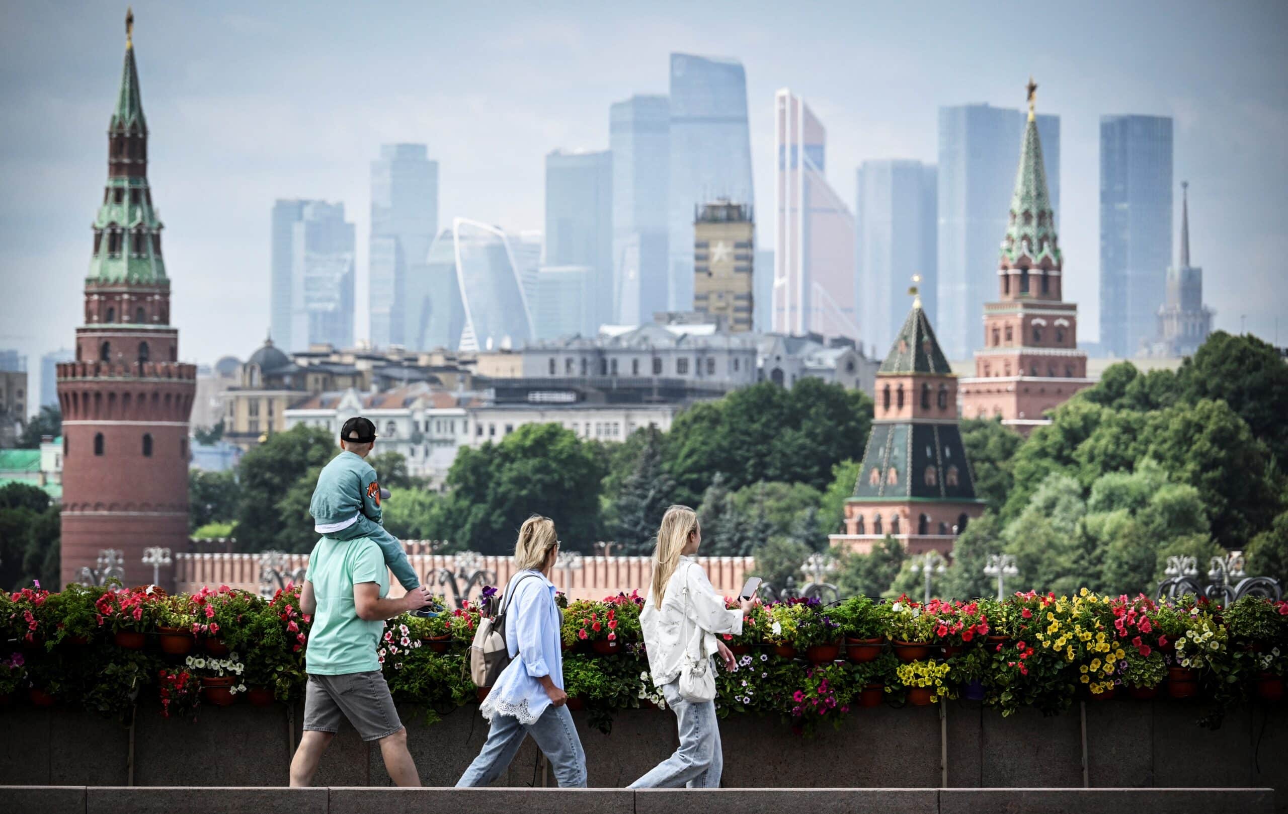 Bombing at Moscow Restaurant Kills Three, Injures 21, Russian Officials Say