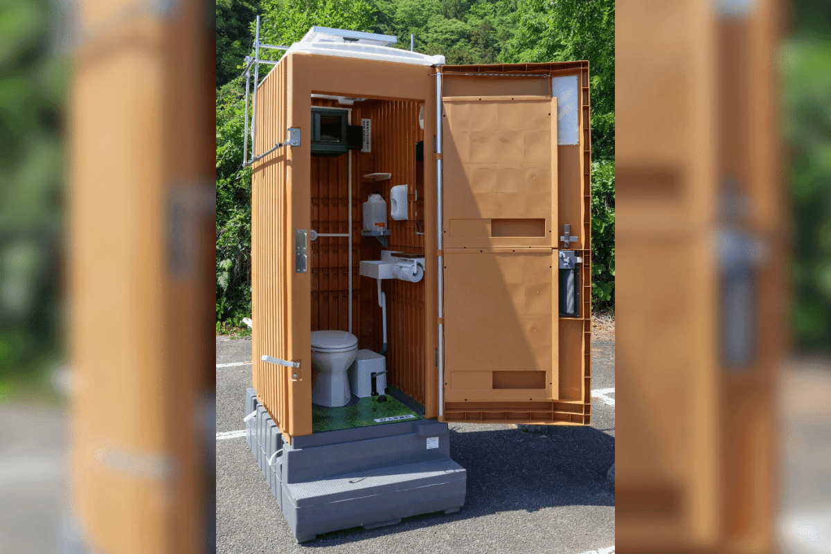 Japanese Companies Adopt Cooling Toilets and Shorter Work Hours to Combat Extreme Summer Heat